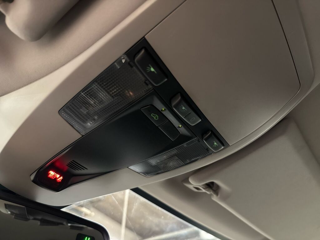 Volvo V50 2005 Musta