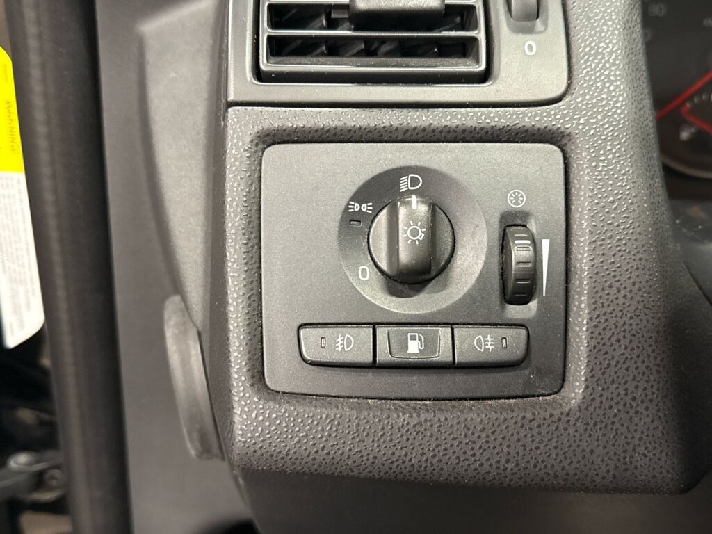 Volvo V50 2005 Musta