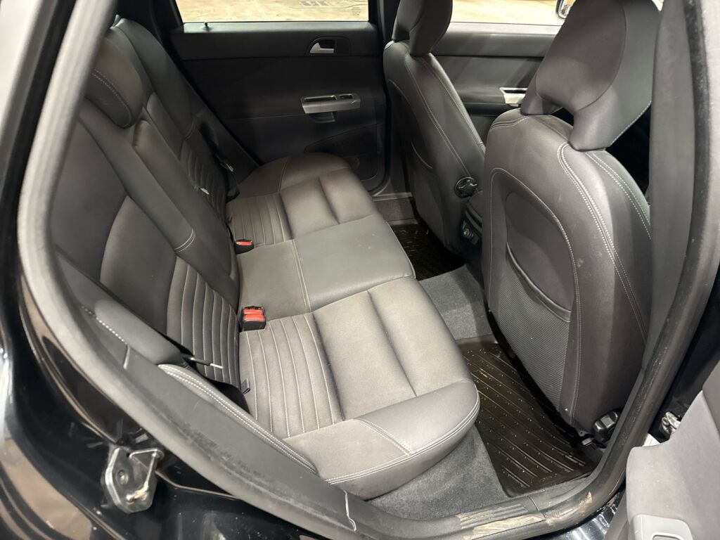 Volvo V50 2005 Musta