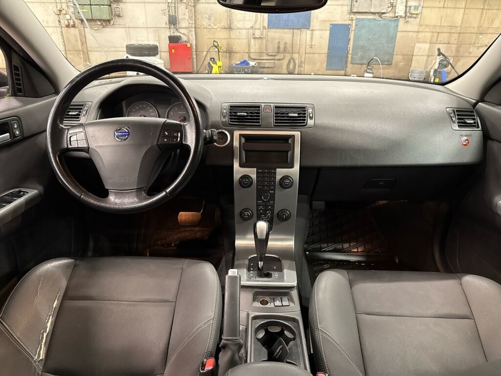 Volvo V50 2005 Musta