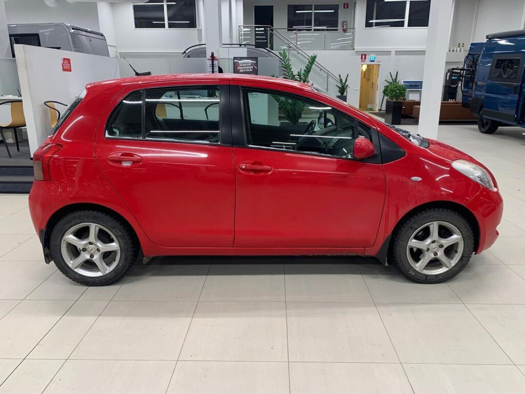 Toyota Yaris 2008 Punainen