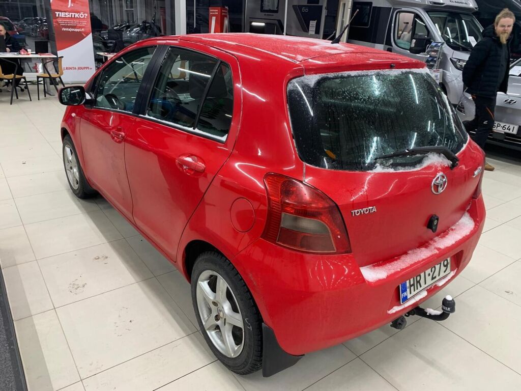 Toyota Yaris 2008 Punainen