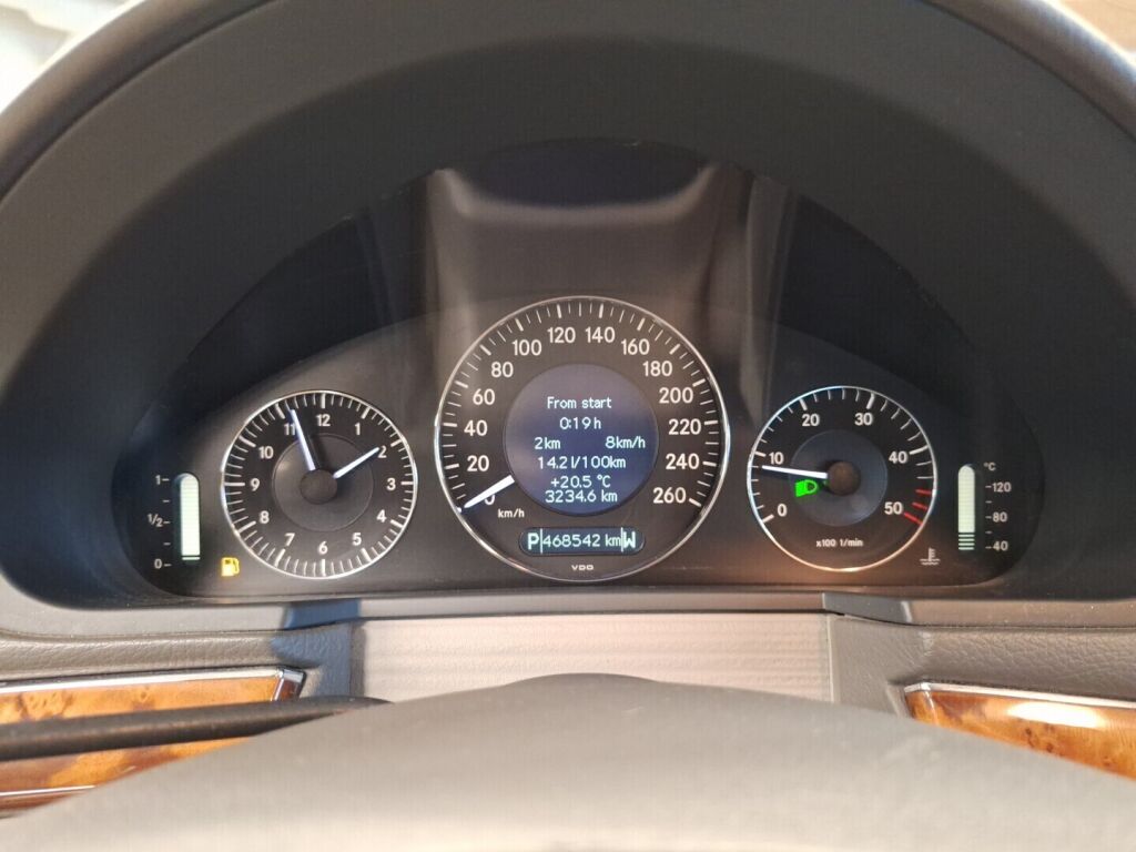 Mercedes-Benz E 2003 Hopea