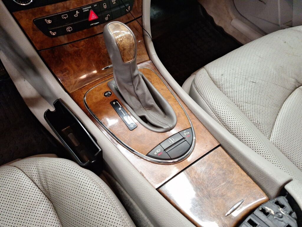 Mercedes-Benz E 2003 Hopea