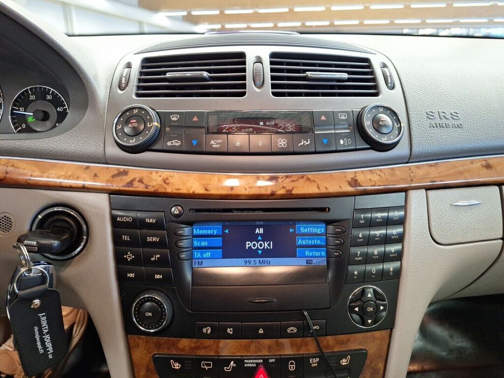 Mercedes-Benz E 2003 Hopea