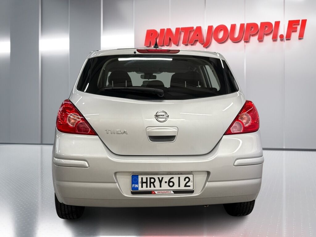 Nissan Tiida 2010 Hopea