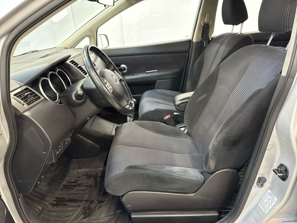 Nissan Tiida 2010 Hopea