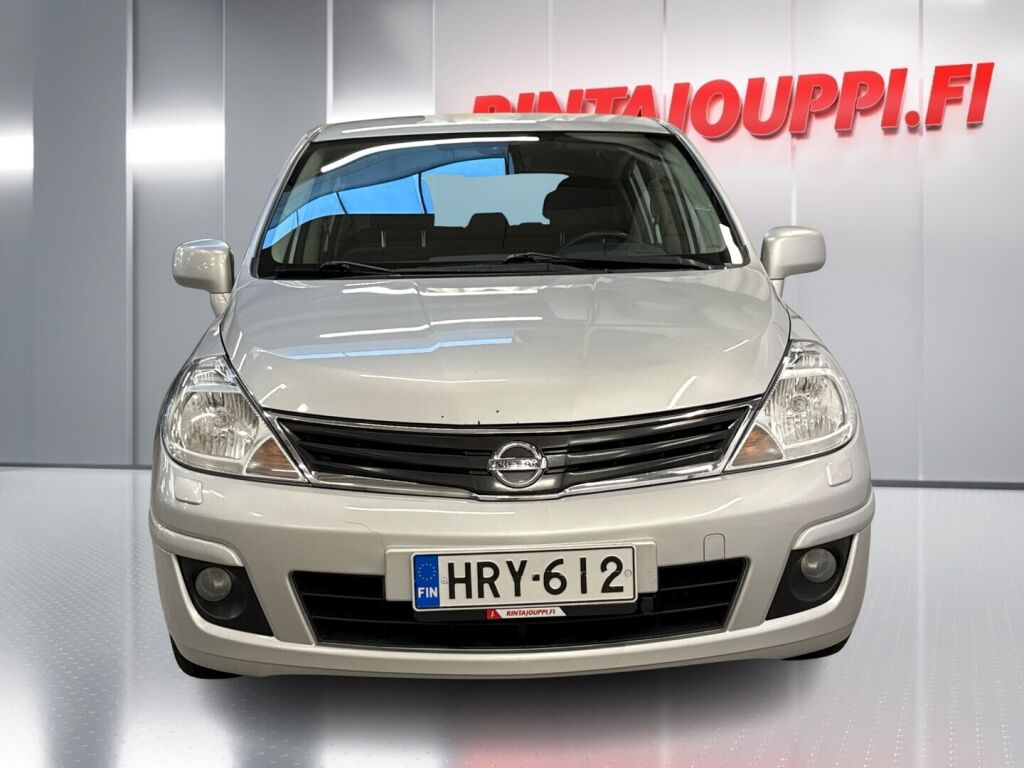 Nissan Tiida 2010 Hopea
