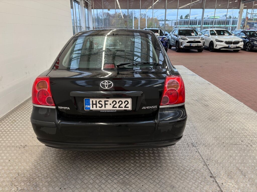 Toyota Avensis 2005 Musta