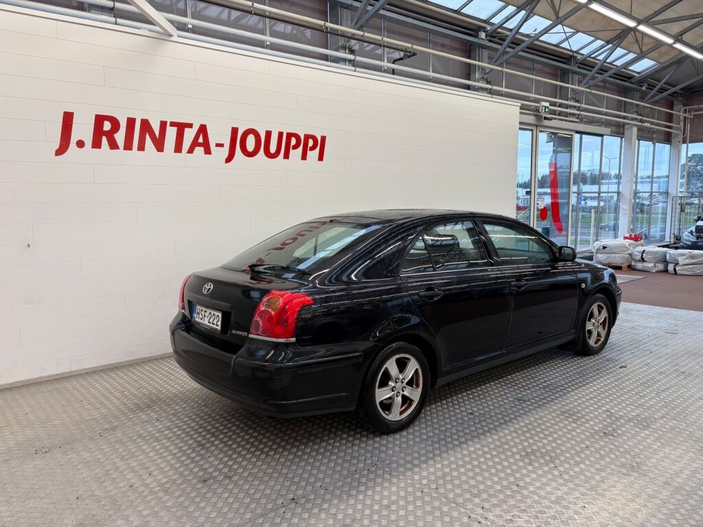 Toyota Avensis 2005 Musta