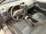 Toyota Avensis 2005 Musta