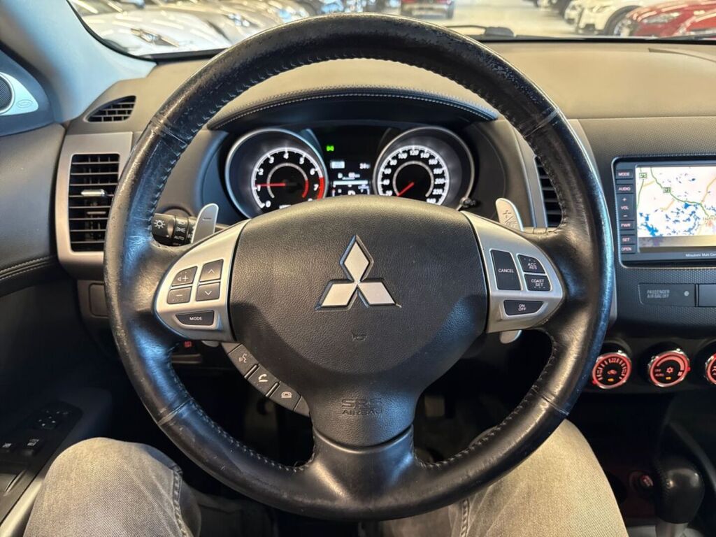 Mitsubishi Outlander 2011 Ruskea (beige)