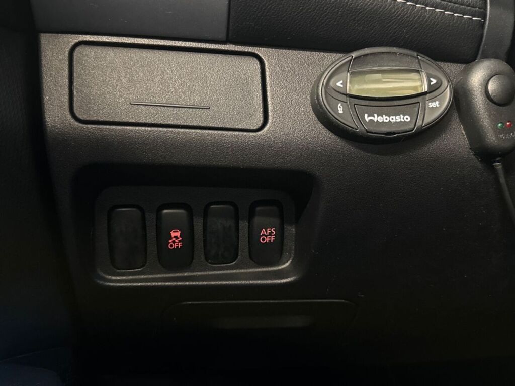 Mitsubishi Outlander 2011 Ruskea (beige)