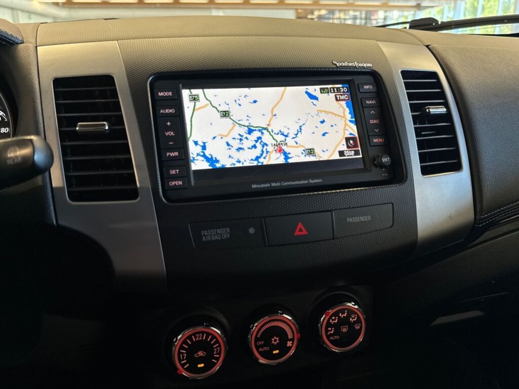 Mitsubishi Outlander 2011 Ruskea (beige)