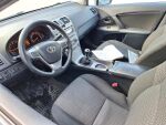 Toyota Avensis 2010 Punainen