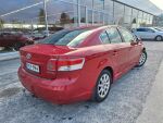 Toyota Avensis 2010 Punainen