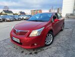 Toyota Avensis 2010 Punainen