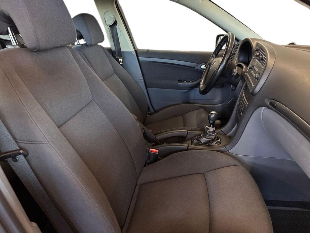 Saab 9-3 2005 Punainen