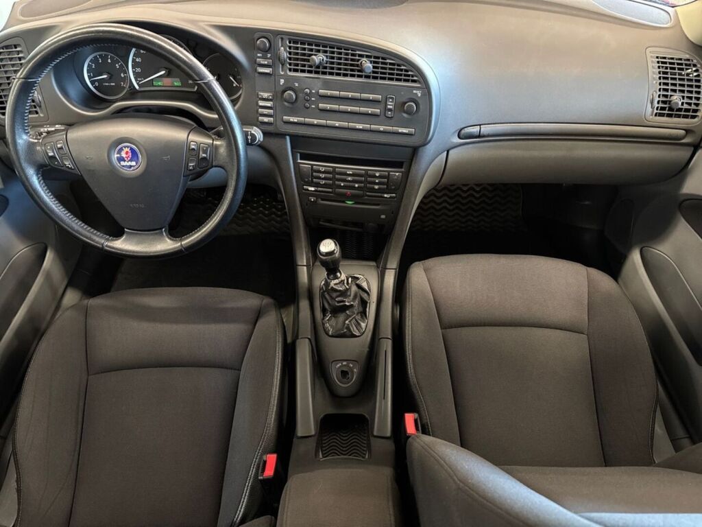 Saab 9-3 2005 Punainen