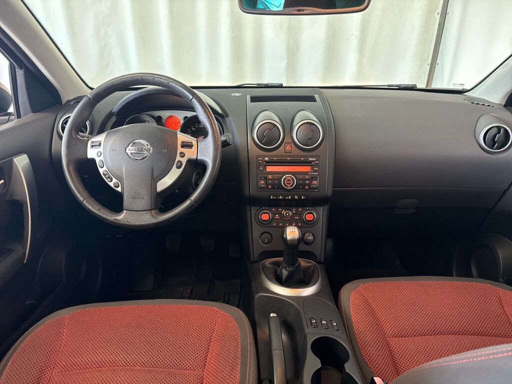 Nissan Qashqai 2008 Ruskea (beige)