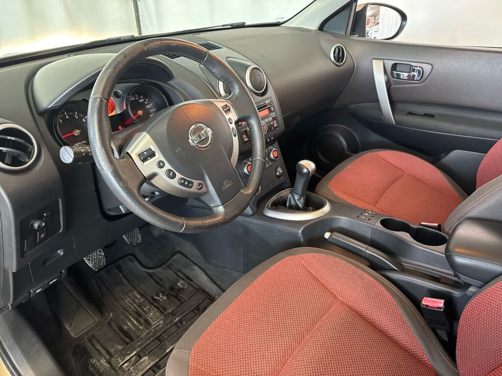 Nissan Qashqai 2008 Ruskea (beige)