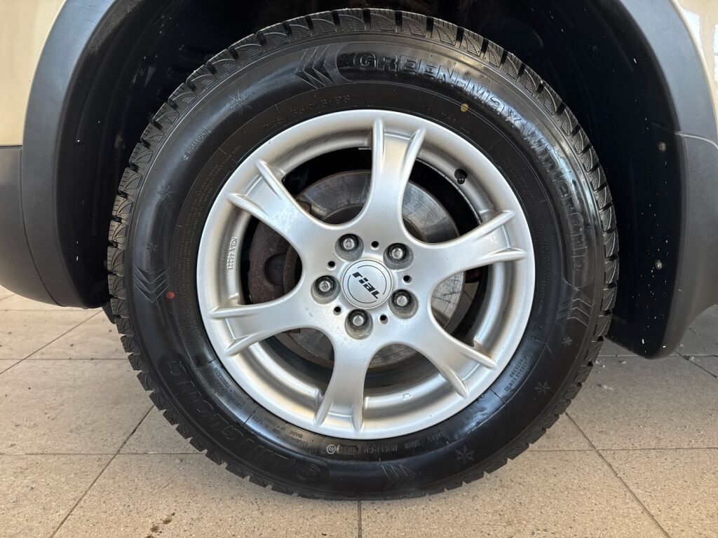 Nissan Qashqai 2008 Ruskea (beige)