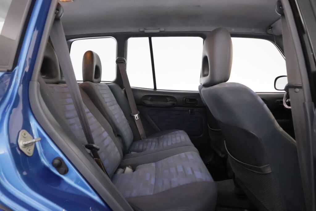 Toyota RAV4 1997 Sininen