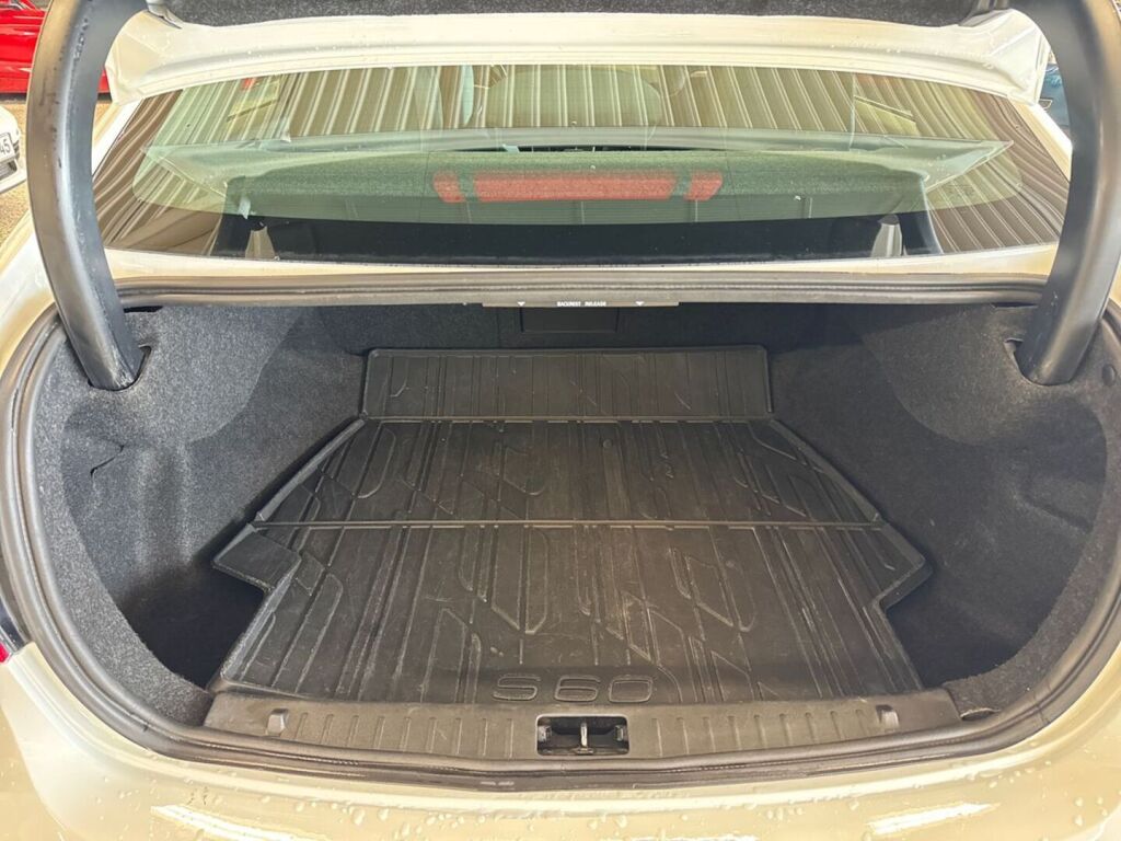 Volvo S60 2011 Valkoinen