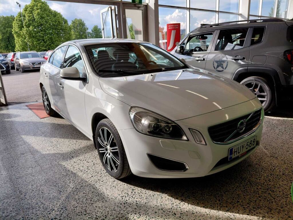 Volvo S60 2011 Valkoinen