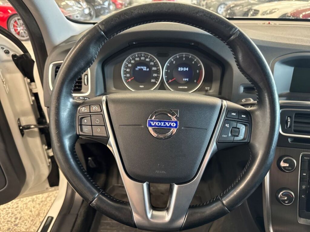 Volvo S60 2011 Valkoinen