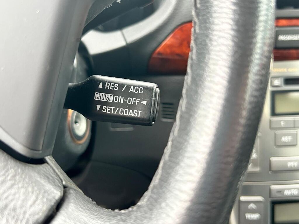 Toyota Avensis 2006 Hopea