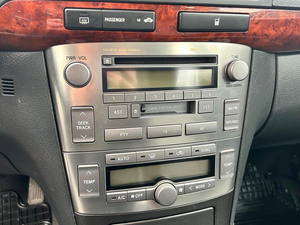 Toyota Avensis 2006 Hopea