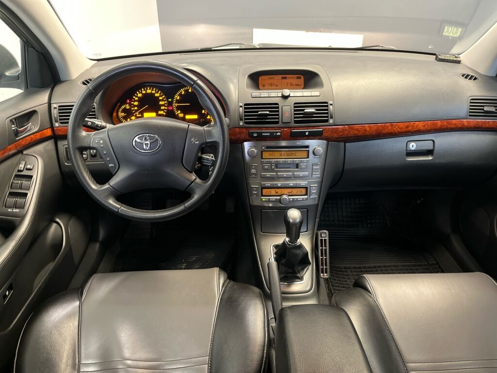 Toyota Avensis 2006 Hopea