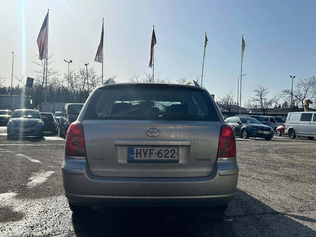 Toyota Avensis 2006 Hopea