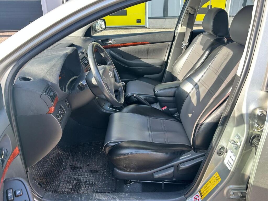 Toyota Avensis 2006 Hopea