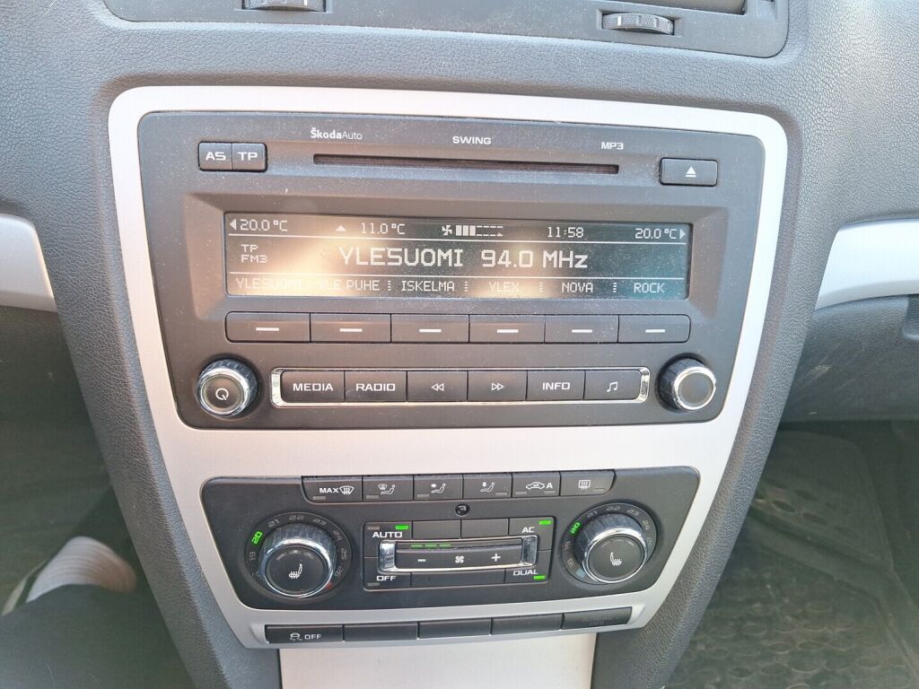 Skoda Octavia 2011 Valkoinen