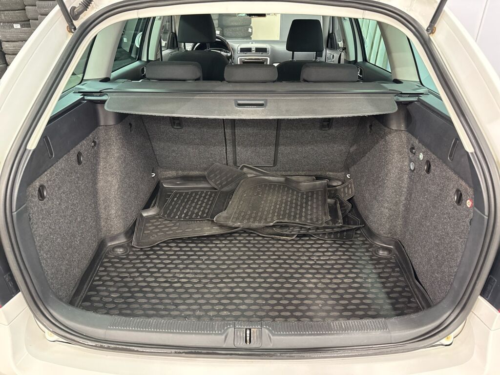 Skoda Octavia 2011 Valkoinen