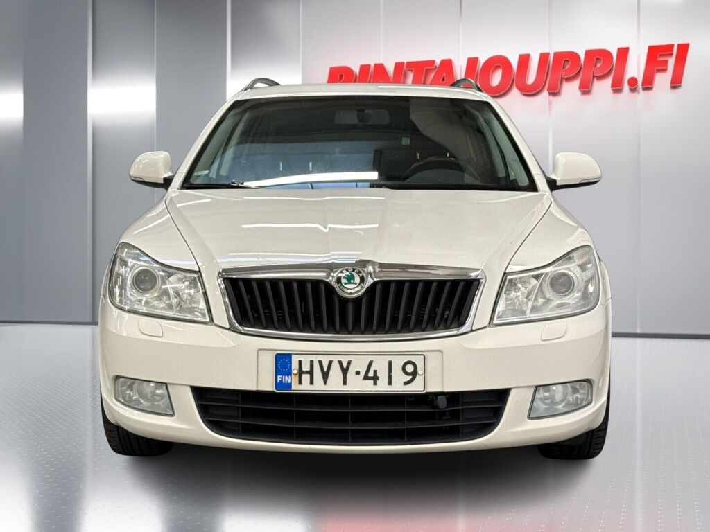Skoda Octavia 2011 Valkoinen