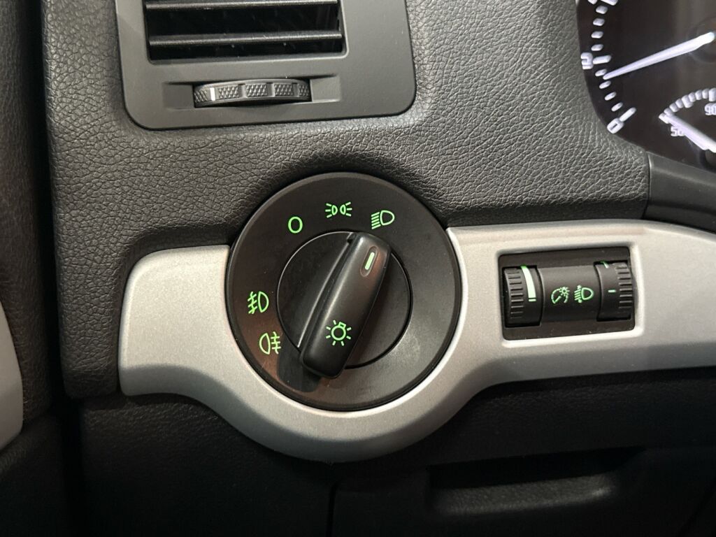 Skoda Octavia 2011 Valkoinen