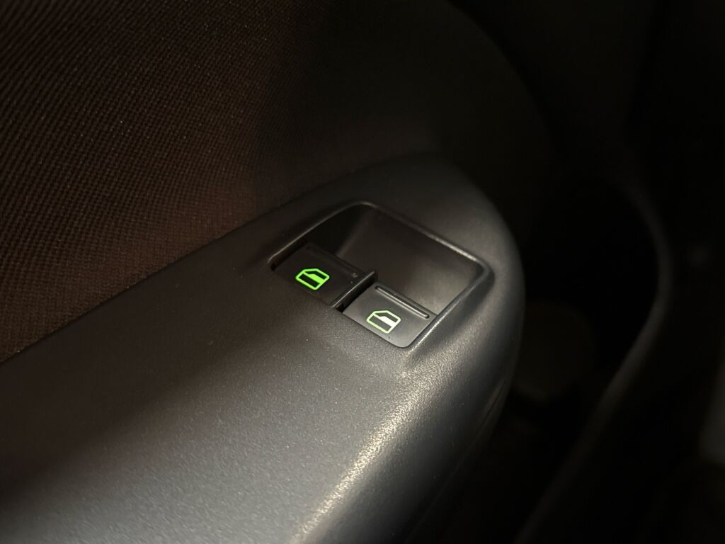 Skoda Octavia 2011 Valkoinen