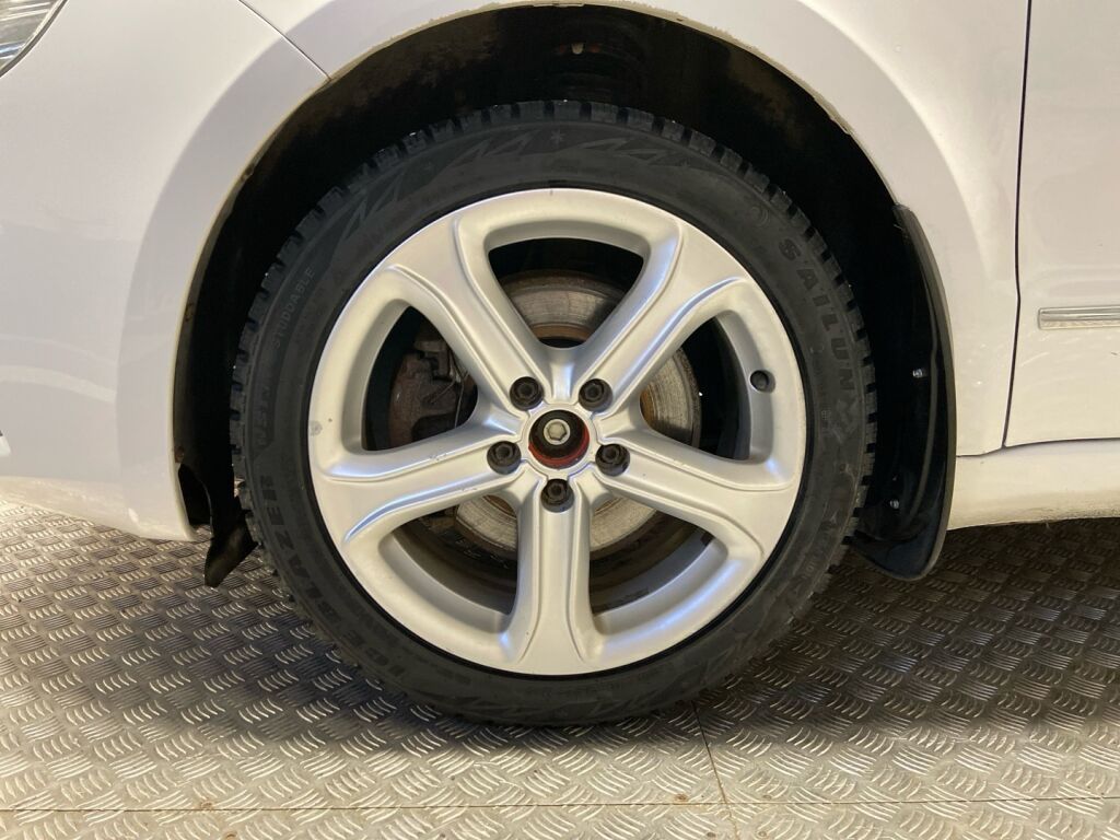 Skoda Superb 2011 Valkoinen