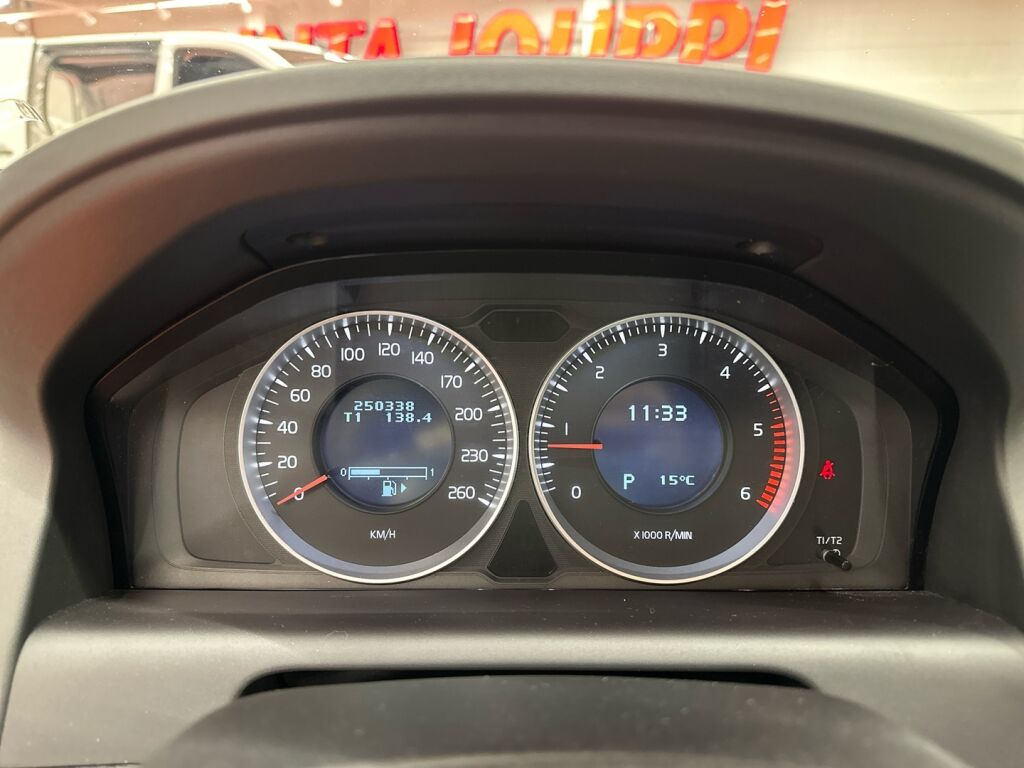 Volvo XC60 2011 Musta