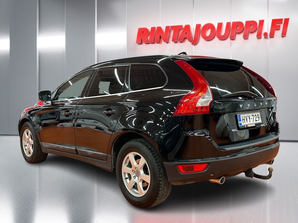 Volvo XC60 2011 Musta