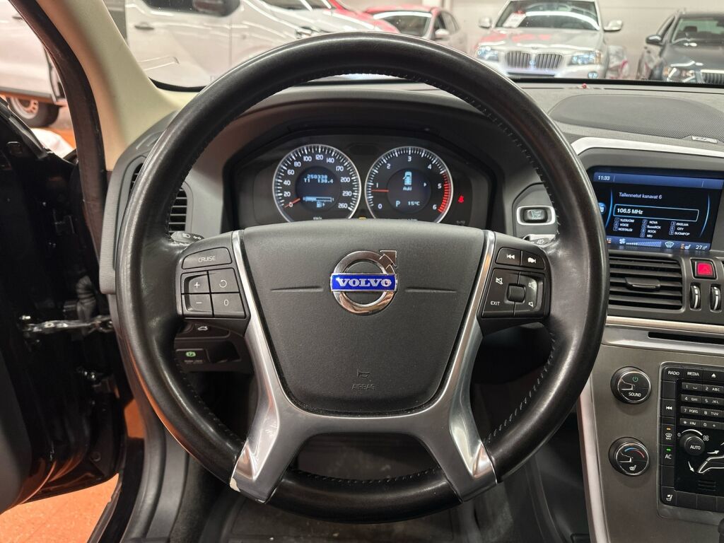 Volvo XC60 2011 Musta