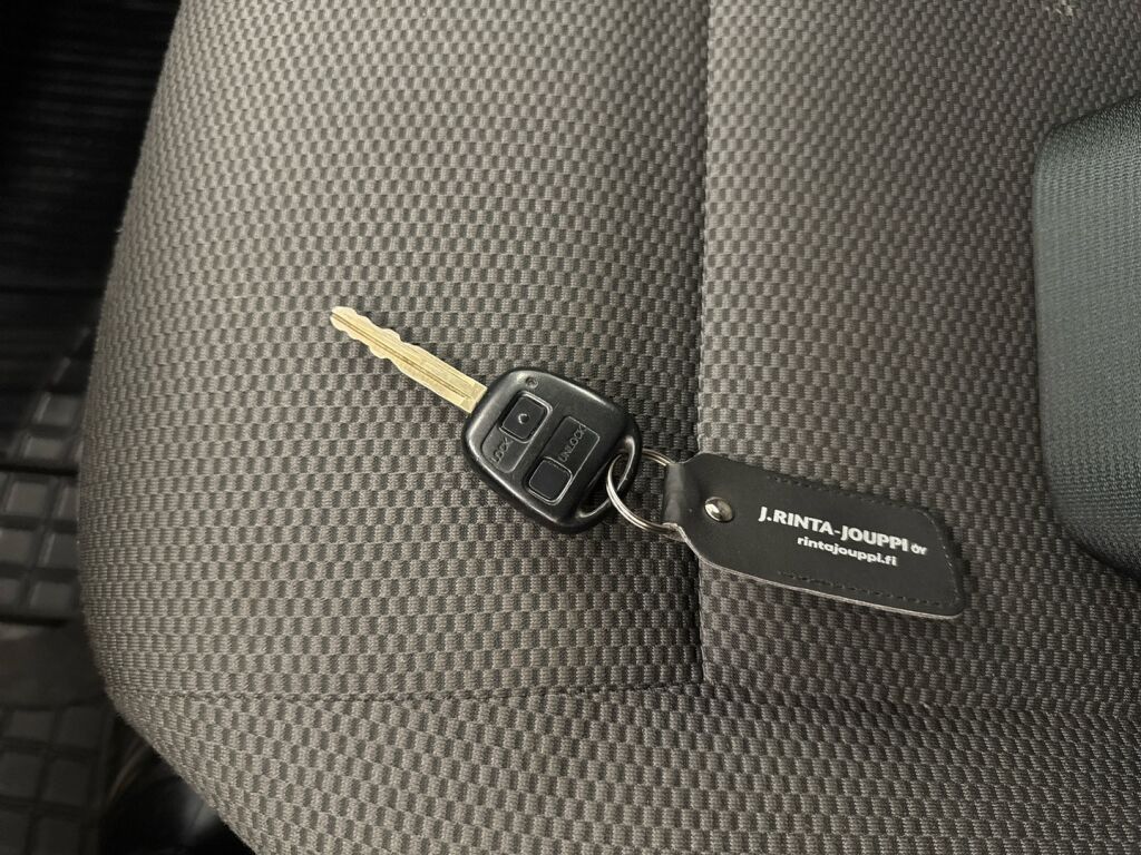 Toyota Hiace 2008 Punainen