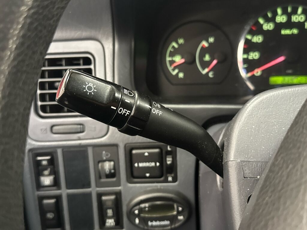 Toyota Hiace 2008 Punainen