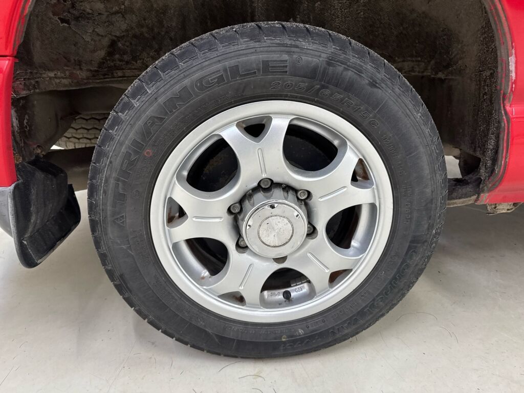 Toyota Hiace 2008 Punainen