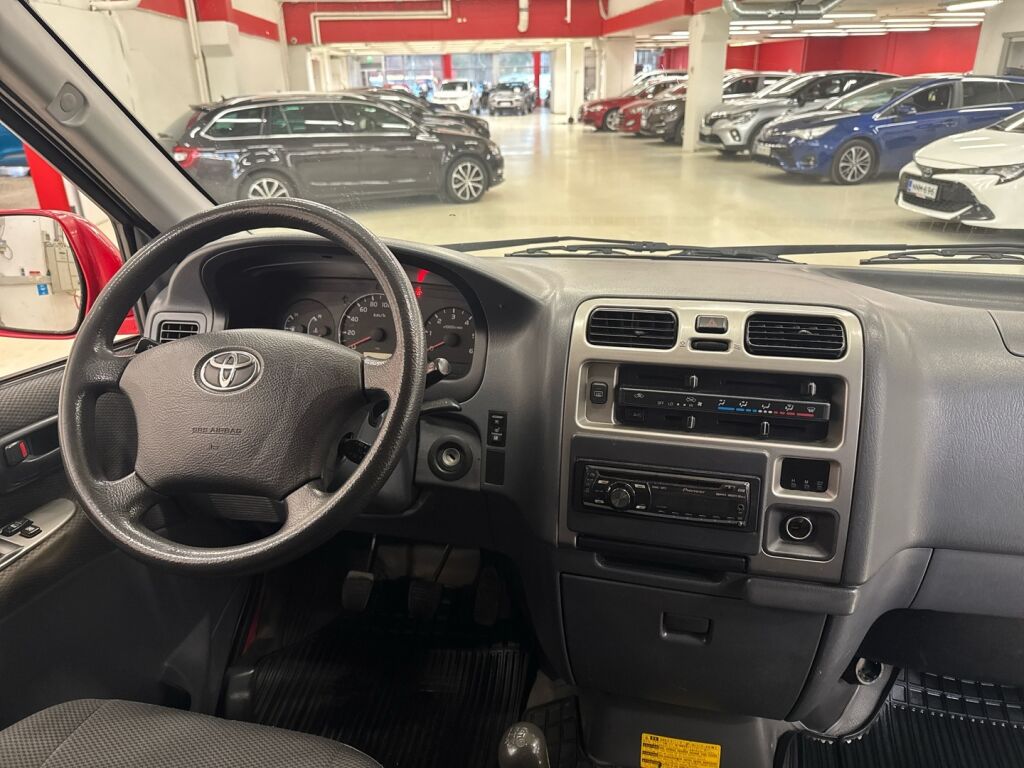 Toyota Hiace 2008 Punainen