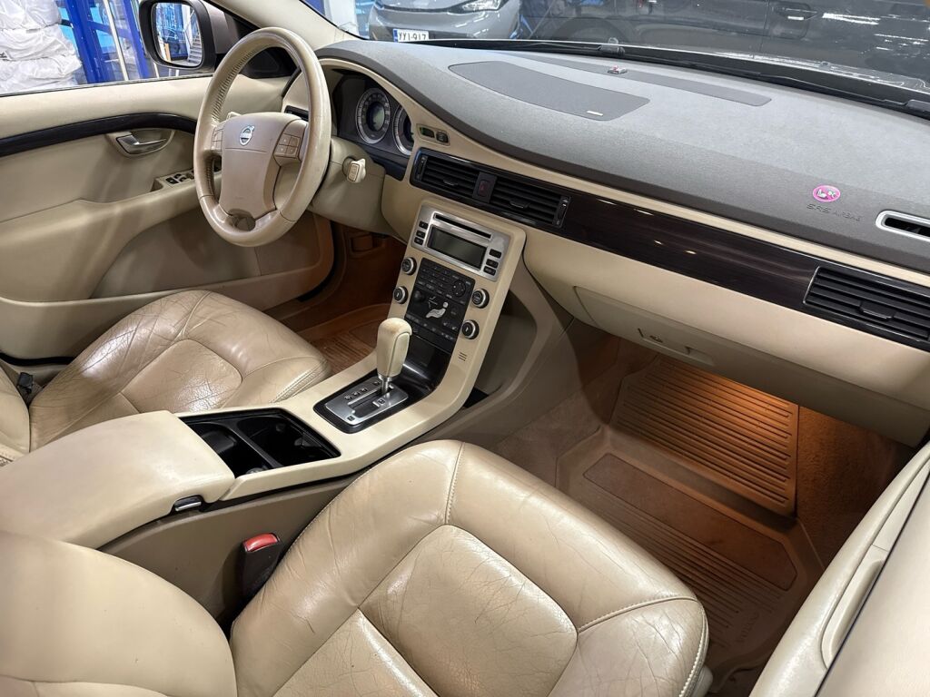 Volvo XC70 2008 Harmaa