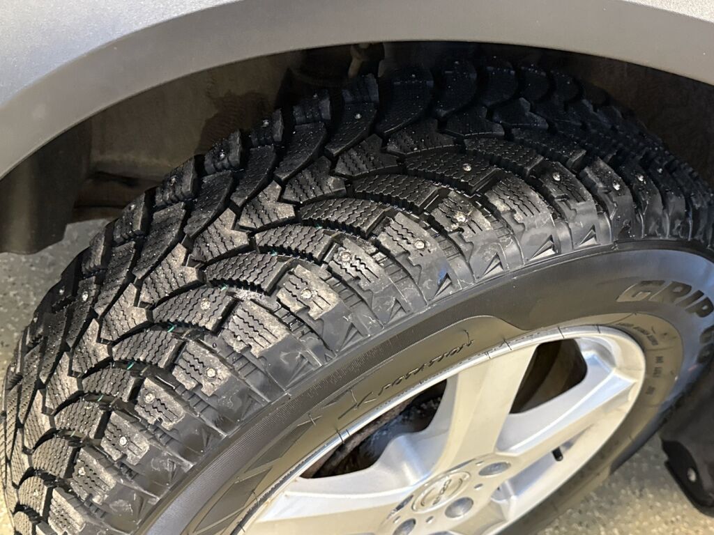 Volvo XC70 2008 Harmaa